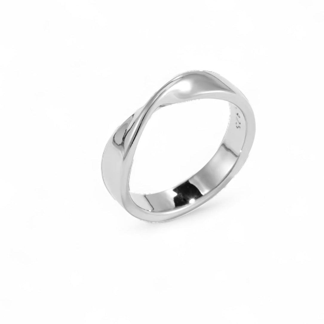 With a Twist Ring – Bijoux empilables en argent recyclé | LUCID