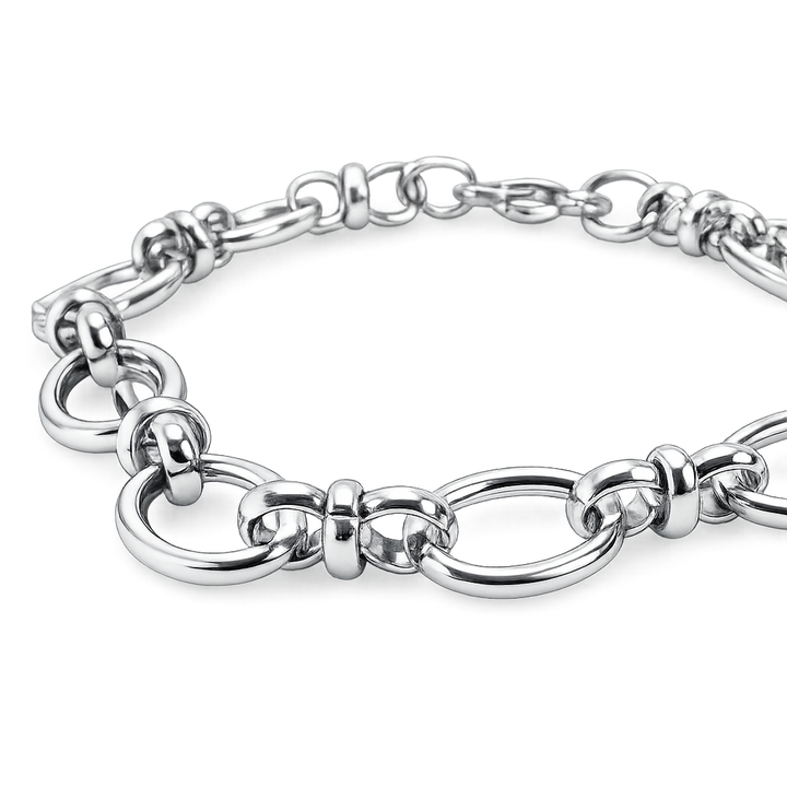 close of recycled gold chain bracelet