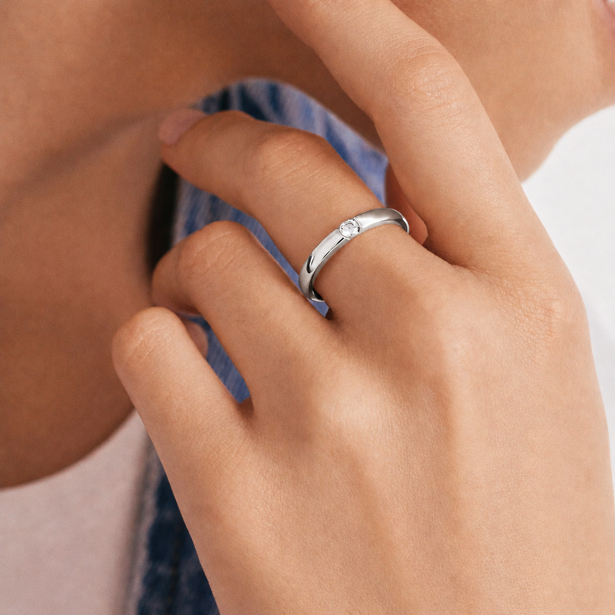 silver ring tension set on model