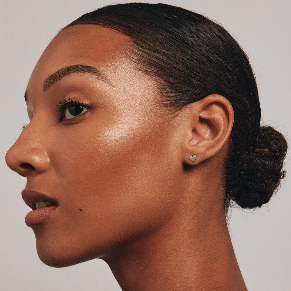 Clous d'oreilles en forme de petit cœur