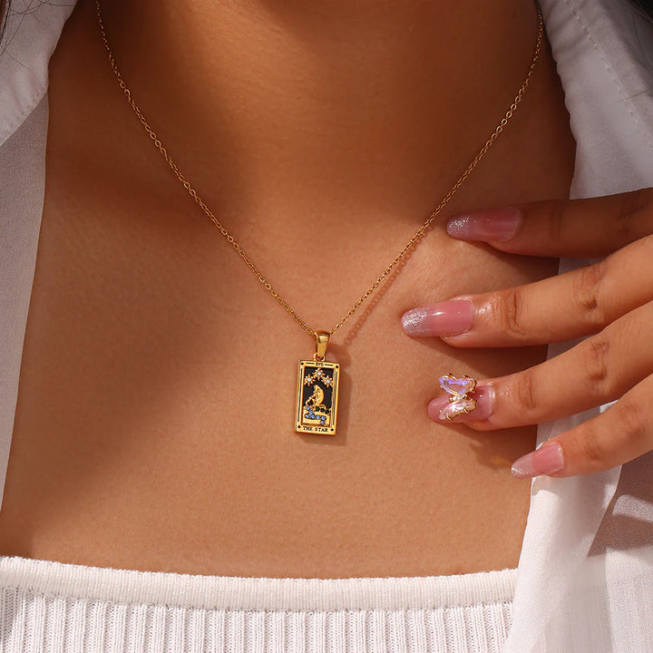 Tarot Necklace  – Bijou symbolique en or recyclé | LUCID